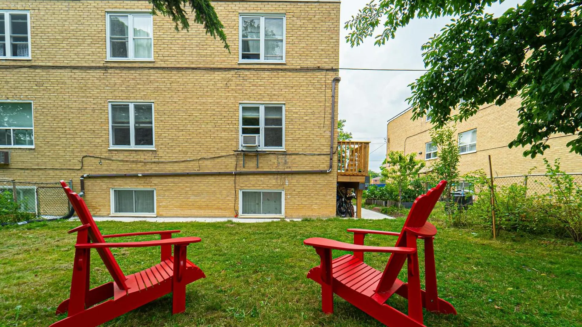Room Near Sheppard Ave With Wi-Fi, Essentials, Parking, Kitchen Toronto Homestay