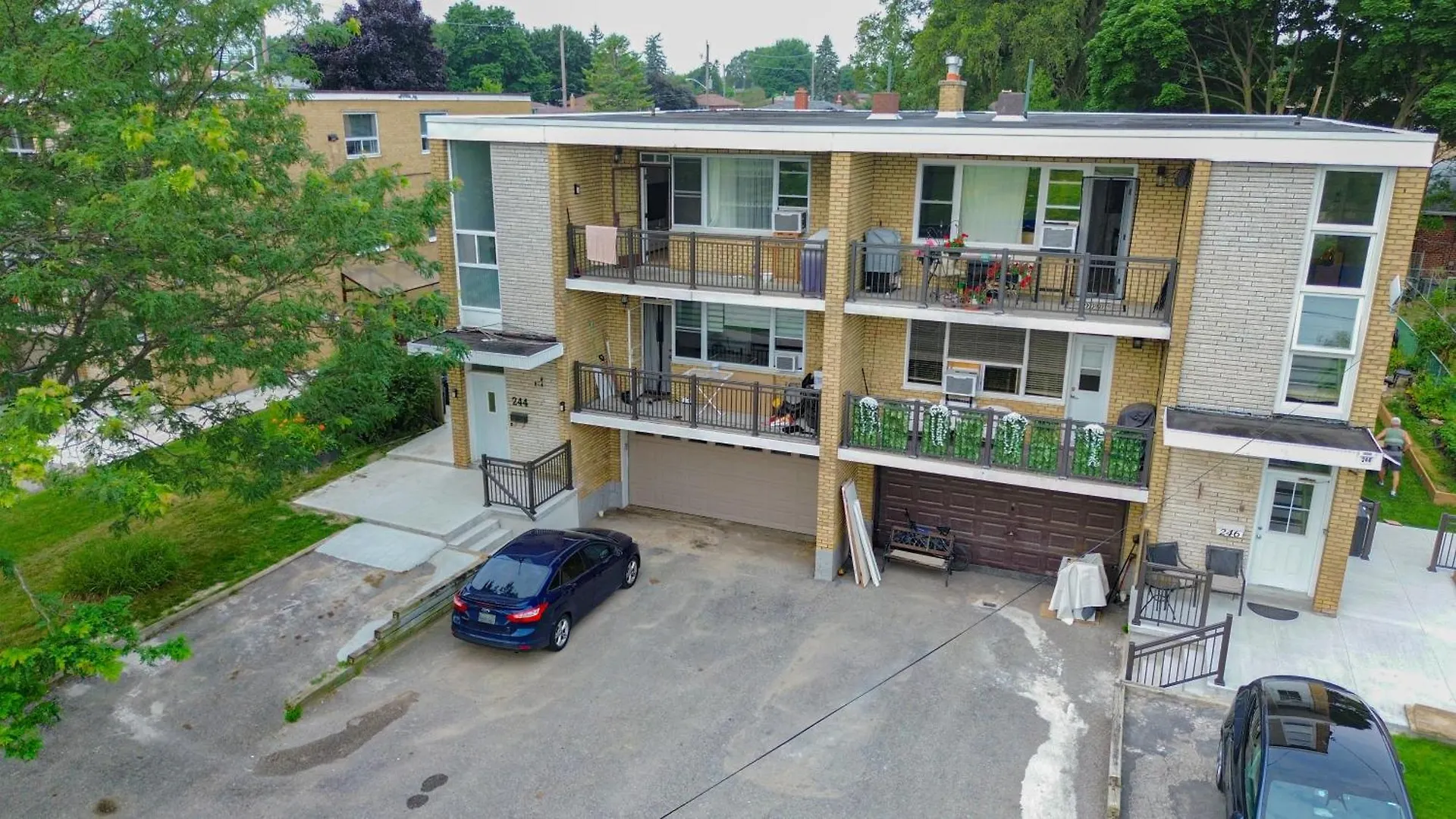 Room Near Sheppard Ave With Wi-Fi, Essentials, Parking, Kitchen Toronto Homestay